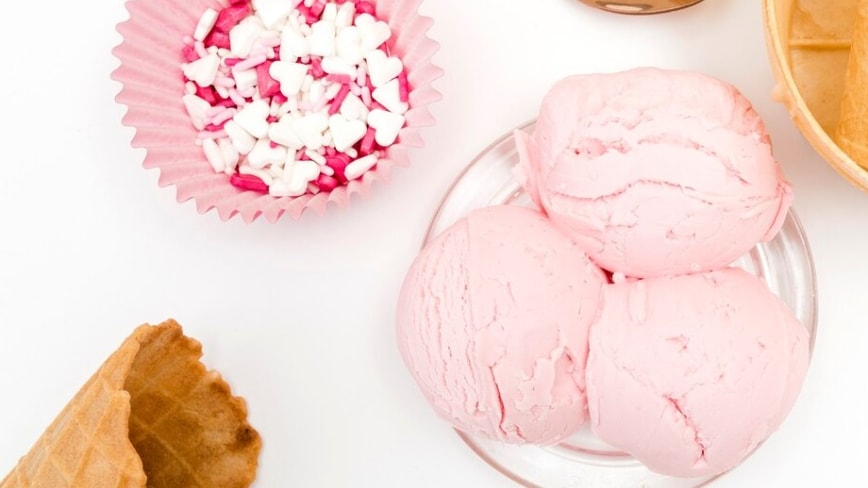 Domowy przepis na lody truskawkowe